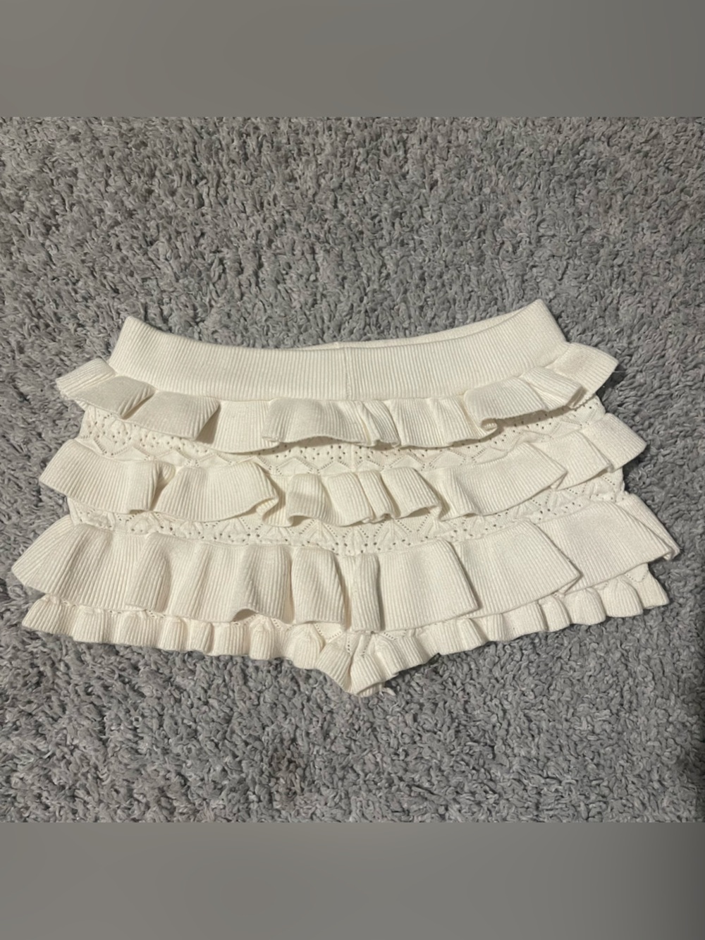 Edikted Cream Ruffled Knit Bloomer Shorts